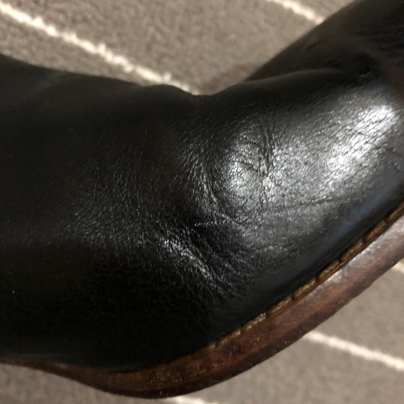 COPY - UGG Boots - Picture 9 of 15